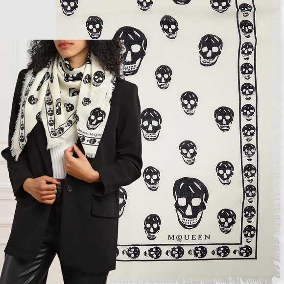 ALEXANDER MCQUEEN SCARF ICONIC SKULL PRINT IVORY WOOL FRINGE UNISEX - Picture 1 of 13